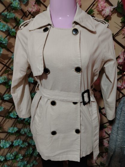 Gabardina color hueso