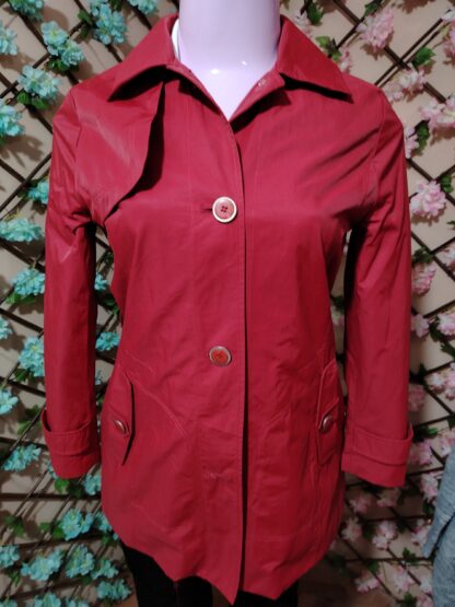 Gabardina color cerezo